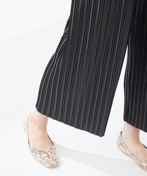 natural couture(ナチュラルクチュール)の「ランダムプリーツリラックスパンツ(その他パンツ・レディース・アイボリー/ミント/ブラック/グレー・FREE)」の7枚目の写真