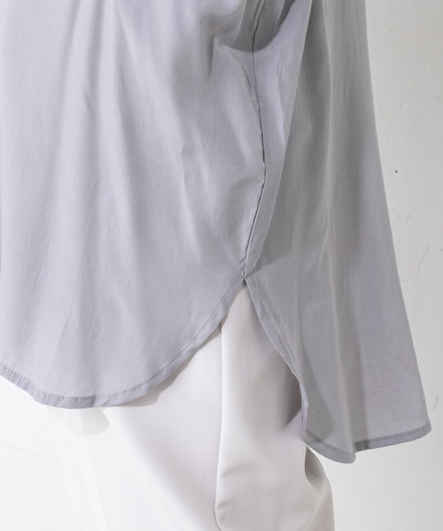 natural couture(ナチュラルクチュール)の「やわらか微光沢バンドカラーシャツ(シャツ/ブラウス・レディース・ベージュ/オフホワイト/モカ/ブルー・FREE)」の13枚目の写真