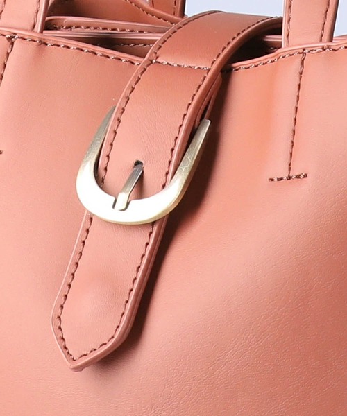 HONEYSUCKLE ROSE（ハニーサックルローズ）の「【HONEYSUCKLE ROSE】３層フェイクレザーショルダー（ショルダーバッグ・レディース・ブラック/ブラウン・ONE SIZE）」の12枚目の写真