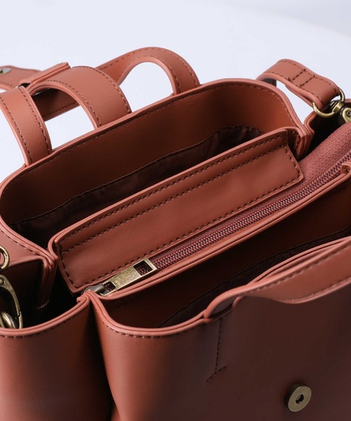 HONEYSUCKLE ROSE（ハニーサックルローズ）の「【HONEYSUCKLE ROSE】３層フェイクレザーショルダー（ショルダーバッグ・レディース・ブラック/ブラウン・ONE SIZE）」の15枚目の写真