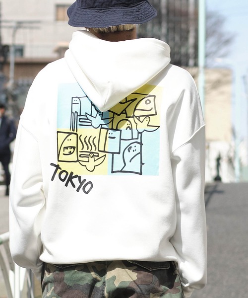 Mark Gonzales（マーク・ゴンザレス）の「Mark Gonzales/マークゴンザレス MONO-MART 別注 クリアスモークオーバーサイズ プルオーバーパーカー（パーカー・メンズ・ホワイト系その他/グリーン系その他/ブラウン系その他2/ホワイト系その他2/グリーン系その他2/ブラック/ブラウン系その他/ダークブラウン/ベージュ系その他/ブラック系その他2/グリーン系その他3/グレイッシュベージュ/ベージュ系その他2/ホワイト/ブラック系その他/ベージュ系その他3/ライラック/ホワイト系その他3/パープル系その他2/グリーン系その他5/ブラック系その他3/パープル系その他/グリーン系その他6/ライトグリーン/グリーン系その他4・M/L/S）」の5枚目の写真