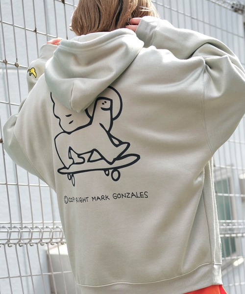 Mark Gonzales（マーク・ゴンザレス）の「Mark Gonzales/マークゴンザレス MONO-MART 別注 クリアスモークオーバーサイズ プルオーバーパーカー（パーカー・メンズ・ホワイト系その他/グリーン系その他/ブラウン系その他2/ホワイト系その他2/グリーン系その他2/ブラック/ブラウン系その他/ダークブラウン/ベージュ系その他/ブラック系その他2/グリーン系その他3/グレイッシュベージュ/ベージュ系その他2/ホワイト/ブラック系その他/ベージュ系その他3/ライラック/ホワイト系その他3/パープル系その他2/グリーン系その他5/ブラック系その他3/パープル系その他/グリーン系その他6/ライトグリーン/グリーン系その他4・M/L/S）」の14枚目の写真