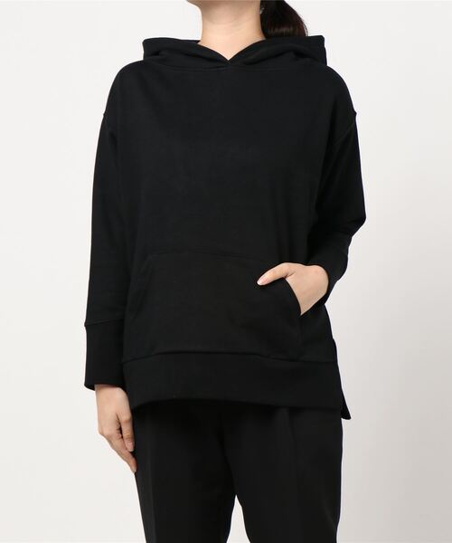AMERICAN HOLIC(アメリカンホリック)の「フード付き脇スリットプルオーバー *(パーカー・レディース・ブラック/キャメル/モカ/アイボリー・FREE)」の3枚目の写真