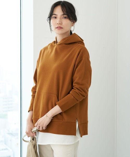 AMERICAN HOLIC(アメリカンホリック)の「フード付き脇スリットプルオーバー *(パーカー・レディース・ブラック/キャメル/モカ/アイボリー・FREE)」の1枚目の写真