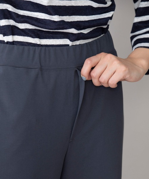 Munich（ミューニック）の「コットンポリエステルストレッチインターロック　ワイドパンツ(セットアップ可)（その他パンツ・レディース・ブラック/ダークグレー/グレイッシュベージュ・S/M/XS）」の6枚目の写真