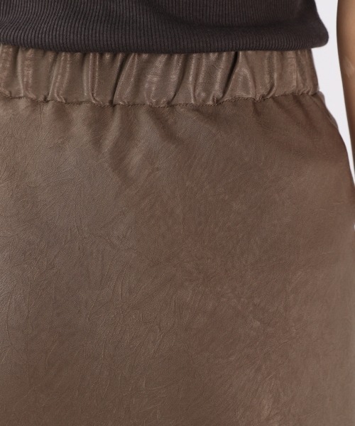 LOWRYS FARM(ローリーズファーム)の「シワサテンフレアスカート 935182(スカート・レディース・アイボリー/グリーン/ブラウン・FREE)」の8枚目の写真