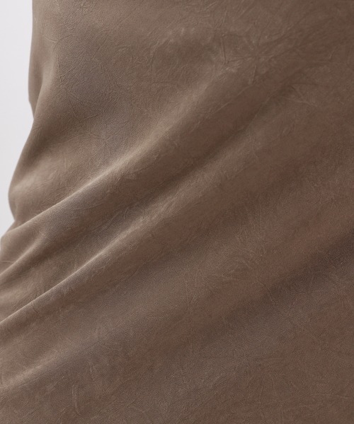 LOWRYS FARM(ローリーズファーム)の「シワサテンフレアスカート 935182(スカート・レディース・アイボリー/グリーン/ブラウン・FREE)」の10枚目の写真