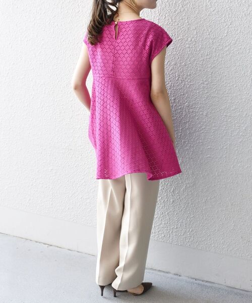 SHIPS(シップス)の「【WEB限定】〈手洗い可能〉アイレットペプラムフレンチカットソー◇(Tシャツ/カットソー・レディース・ライトホワイト/ネイビー/ピンク/ラベンダー/ブラック/オリーブ・ONE SIZE)」の21枚目の写真