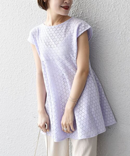 SHIPS(シップス)の「【WEB限定】〈手洗い可能〉アイレットペプラムフレンチカットソー◇(Tシャツ/カットソー・レディース・ライトホワイト/ネイビー/ピンク/ラベンダー/ブラック/オリーブ・ONE SIZE)」の12枚目の写真