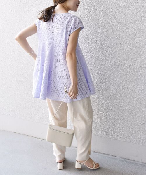SHIPS(シップス)の「【WEB限定】〈手洗い可能〉アイレットペプラムフレンチカットソー◇(Tシャツ/カットソー・レディース・ライトホワイト/ネイビー/ピンク/ラベンダー/ブラック/オリーブ・ONE SIZE)」の8枚目の写真