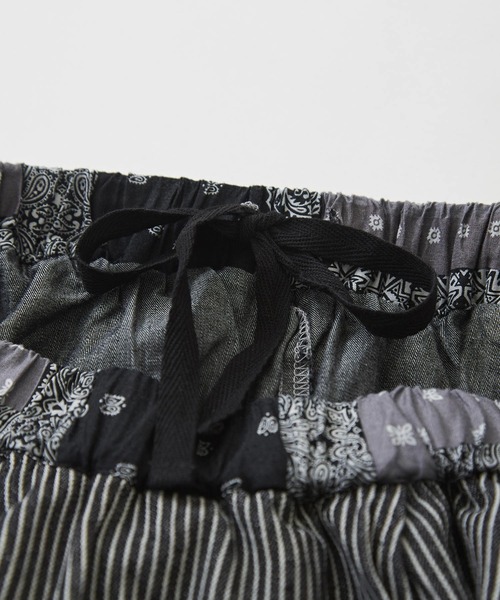 CUBE SUGAR(キューブシュガー)の「WEB限定 バンダナMIX ランダム ヘムスカート(スカート・レディース・ブラック/インディゴブルー・M)」の15枚目の写真