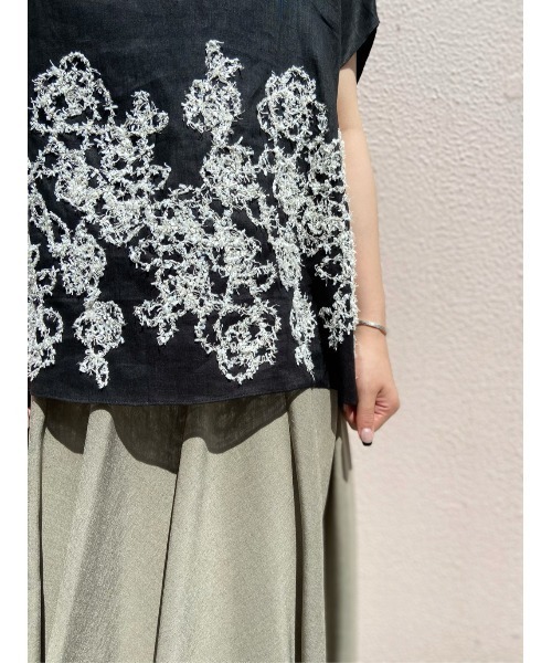 BEARDSLEY(ビアズリー)の「裾刺繍ニット(ニット/セーター・レディース・ブラック/ベージュ・FREE)」の7枚目の写真