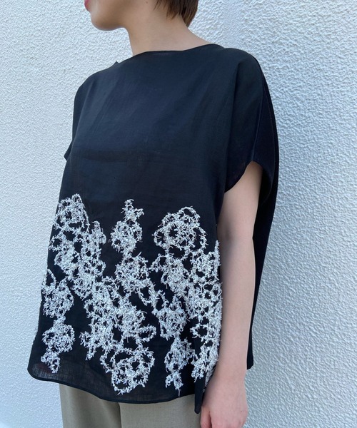 BEARDSLEY(ビアズリー)の「裾刺繍ニット(ニット/セーター・レディース・ブラック/ベージュ・FREE)」の9枚目の写真