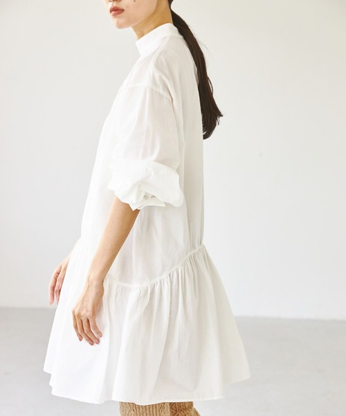 TODAYFUL（トゥデイフル）の「【TODAYFUL(トゥデイフル)】スタンドカラーギャザードレス 12120310（シャツワンピース・レディース・ホワイト・36）」の4枚目の写真