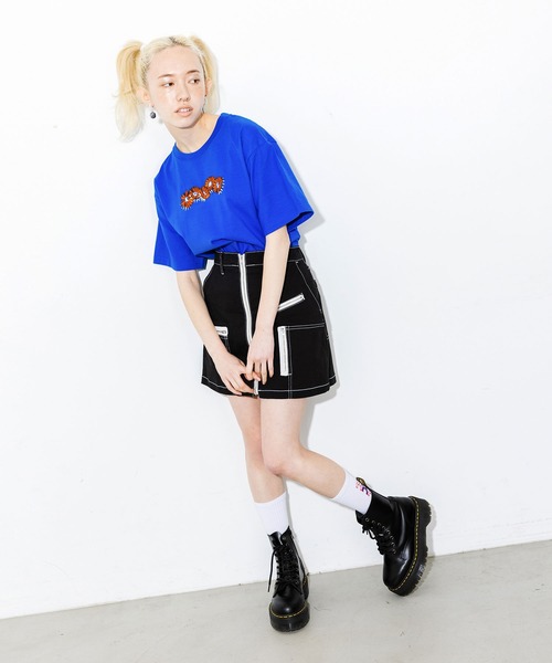 X-girl（エックスガール）の「EMBROIDERED SUNFLOWER LOGO S/S TEE（Tシャツ/カットソー・レディース・レッド/ホワイト/ブルー/ブラック・M/L/S/XS）」の17枚目の写真