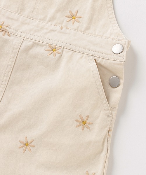 petit main（プティマイン）の「マーガレット刺しゅうジャンスカ（ジャンパースカート・キッズ・サックスブルー/アイボリー・SMALL/MEDIUM/LARGE）」の3枚目の写真