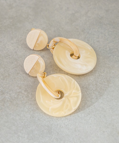 mystic（ミスティック）の「バイカラーサークルイヤリング（イヤリング・レディース・グリーン/アイボリー・ONE SIZE）」の2枚目の写真