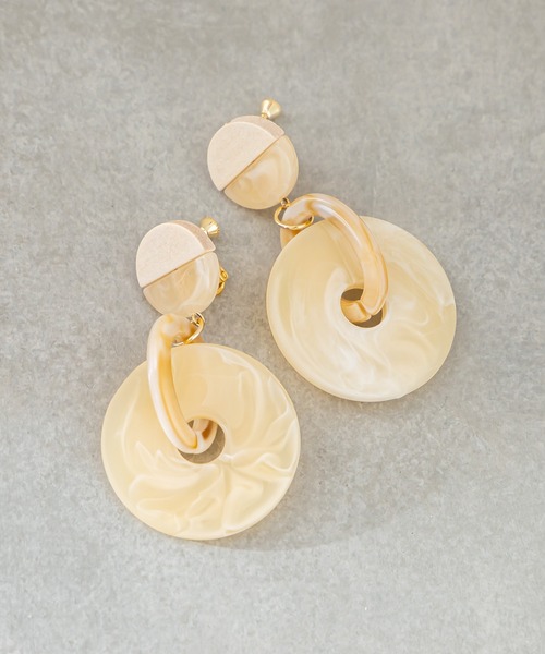 mystic（ミスティック）の「バイカラーサークルイヤリング（イヤリング・レディース・グリーン/アイボリー・ONE SIZE）」の5枚目の写真