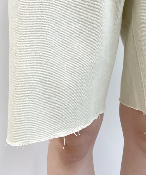 DouDou（ドゥドゥ）の「デニムショートパンツ（デニムパンツ・レディース・オフホワイト/ブルー・38/36）」の17枚目の写真