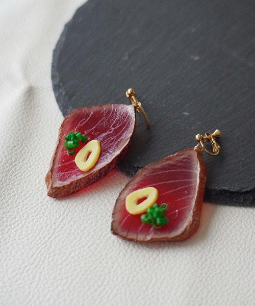 Port（ポート）の「【 ii-Fake / イーフェイク 】 (Fake Food Accessories) カツオのたたきイヤリング（イヤリング・レディース・バーガンディー・FREE）」の3枚目の写真