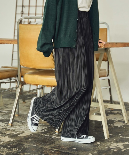 WEGO(ウィゴー)の「WEGO/プリーツイージーパンツ(スラックス・レディース・ブラック/レッド/グリーン/アイボリー・FREE)」の1枚目の写真