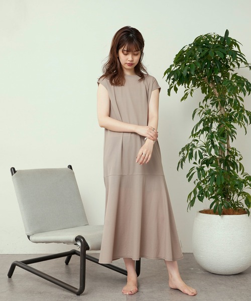 natural couture(ナチュラルクチュール)の「涼しげジャージー裾フレアワンピース(ワンピース・レディース・ブラック/グレイッシュベージュ/レッド/モカ・FREE)」の15枚目の写真