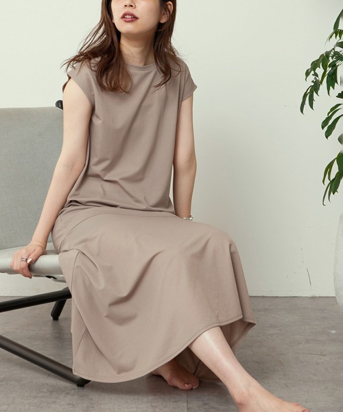 natural couture(ナチュラルクチュール)の「涼しげジャージー裾フレアワンピース(ワンピース・レディース・ブラック/グレイッシュベージュ/レッド/モカ・FREE)」の16枚目の写真