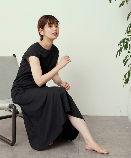 natural couture(ナチュラルクチュール)の「涼しげジャージー裾フレアワンピース(ワンピース・レディース・ブラック/グレイッシュベージュ/レッド/モカ・FREE)」の8枚目の写真