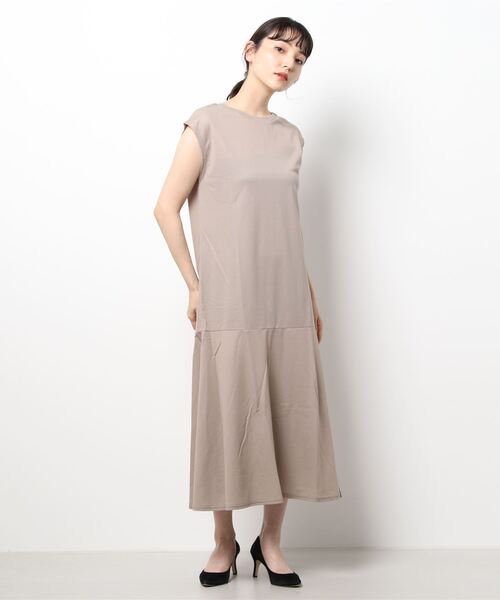 natural couture(ナチュラルクチュール)の「涼しげジャージー裾フレアワンピース(ワンピース・レディース・ブラック/グレイッシュベージュ/レッド/モカ・FREE)」の19枚目の写真