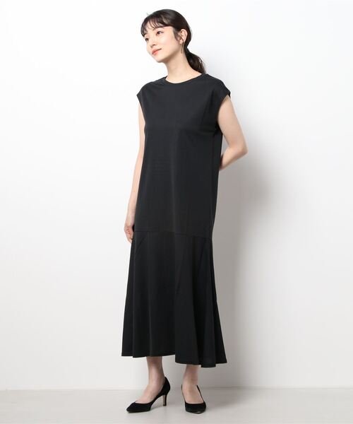 natural couture(ナチュラルクチュール)の「涼しげジャージー裾フレアワンピース(ワンピース・レディース・ブラック/グレイッシュベージュ/レッド/モカ・FREE)」の9枚目の写真