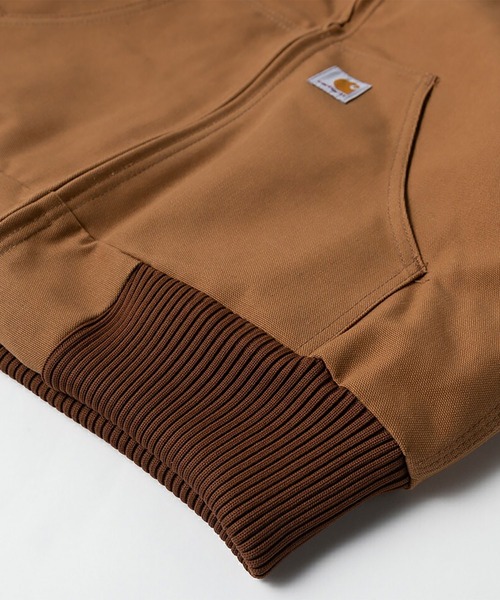 Carhartt(カーハート)の「CARHARTT- DUCK QUILTED FLANNEL(ブルゾン・メンズ・ブラック/ブラウン・M/L/S)」の6枚目の写真