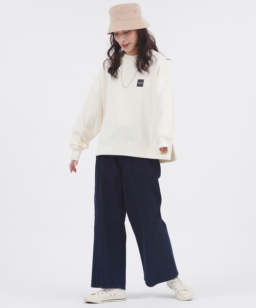 CONVERSE(コンバース)の「CONVERSE/コンバース ダンボールオーバーサイズスウェット(スウェット・レディース・グレー/グリーン/スミクロ/オフホワイト・M)」の5枚目の写真