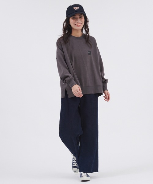 CONVERSE(コンバース)の「CONVERSE/コンバース ダンボールオーバーサイズスウェット(スウェット・レディース・グレー/グリーン/スミクロ/オフホワイト・M)」の9枚目の写真