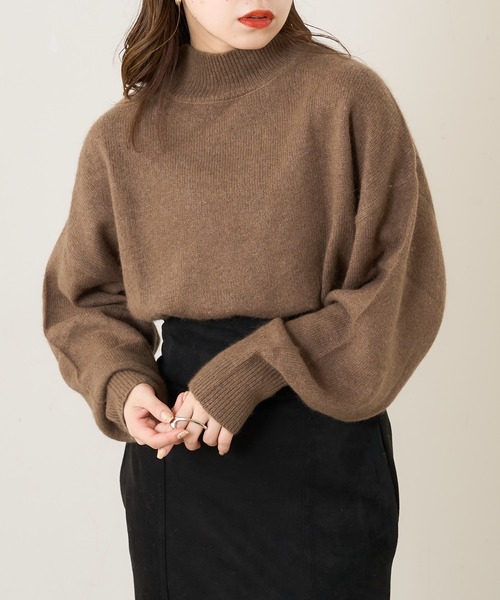 Chico（チコ）の「ショート丈フォックスハイネックニット（ニット/セーター・レディース・アイボリー/ブラック/ブラウン/ベージュ・FREE）」の4枚目の写真