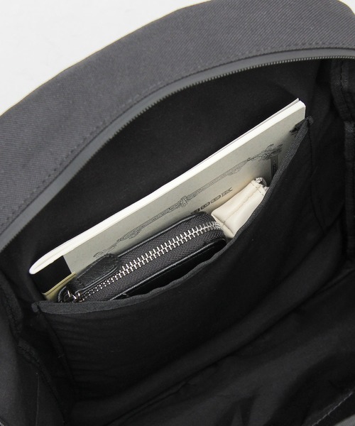 REGiSTA(レジスタ)の「撥水加工 ポリエステル スクエア バックパック / 大容量 リュック(バックパック/リュック・メンズ・ブラック・FREE)」の14枚目の写真