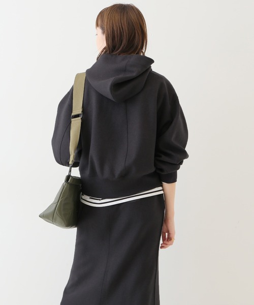 SLOBE IENA（スローブイエナ）の「ウーリージャージパーカー【手洗い可能】◆（パーカー・レディース・チャコールグレー/ベージュ/ライトグリーン・FREE）」の4枚目の写真