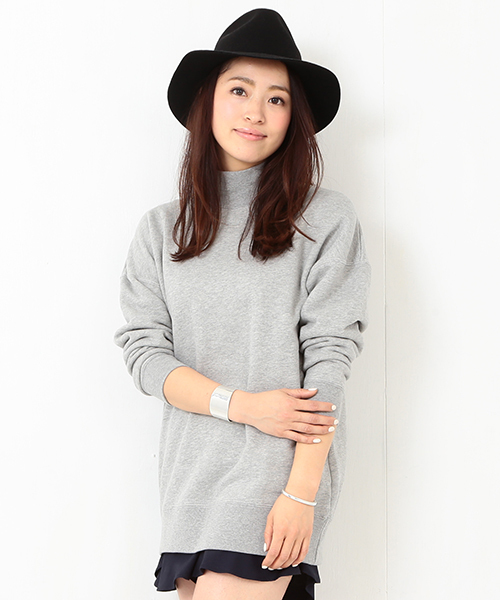 Ray BEAMS（レイビームス）の「Ray BEAMS / スウェットハイネック Bigプルオーバー（スウェット・レディース・オフホワイト/シルバー・ONE SIZE）」の2枚目の写真