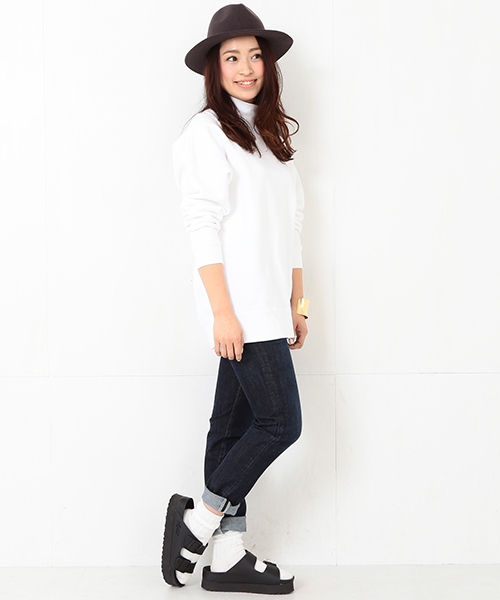 Ray BEAMS（レイビームス）の「Ray BEAMS / スウェットハイネック Bigプルオーバー（スウェット・レディース・オフホワイト/シルバー・ONE SIZE）」の22枚目の写真