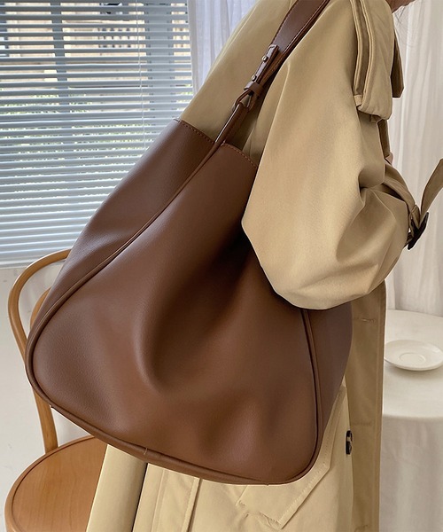 TABI PAL(タビパル)の「PUレザー トートバッグ(ショルダーバッグ・レディース・ブラック/ブラウン/アイボリー・FREE)」の3枚目の写真