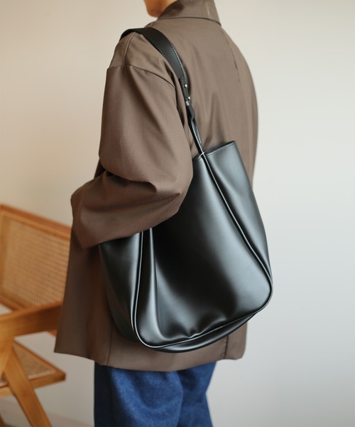 TABI PAL(タビパル)の「PUレザー トートバッグ(ショルダーバッグ・レディース・ブラック/ブラウン/アイボリー・FREE)」の2枚目の写真