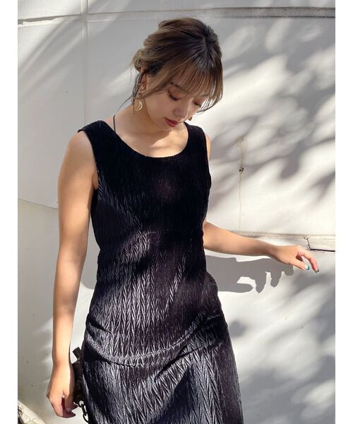 EVRIS（エヴリス）の「ヘリンボーンベロアワンピース（ワンピース・レディース・ブラック/オレンジ/カーキ・FREE）」の4枚目の写真