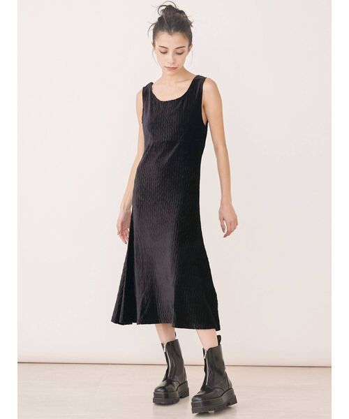 EVRIS（エヴリス）の「ヘリンボーンベロアワンピース（ワンピース・レディース・ブラック/オレンジ/カーキ・FREE）」の5枚目の写真