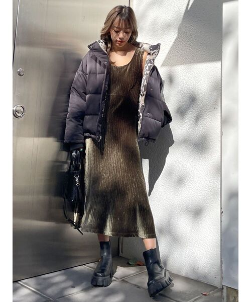 EVRIS（エヴリス）の「ヘリンボーンベロアワンピース（ワンピース・レディース・ブラック/オレンジ/カーキ・FREE）」の21枚目の写真