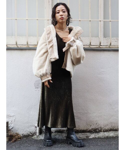 EVRIS（エヴリス）の「ヘリンボーンベロアワンピース（ワンピース・レディース・ブラック/オレンジ/カーキ・FREE）」の16枚目の写真