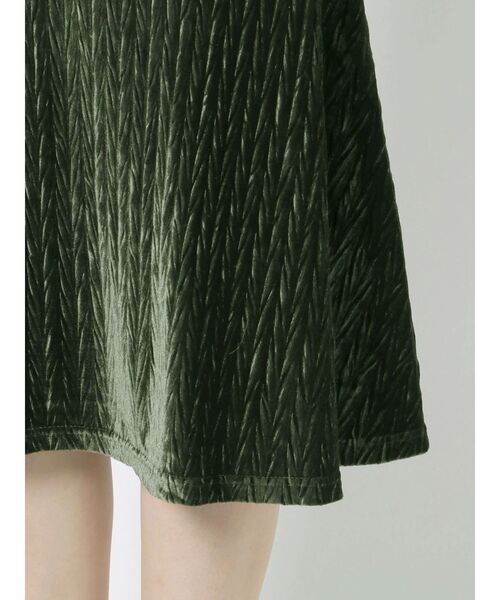 EVRIS（エヴリス）の「ヘリンボーンベロアワンピース（ワンピース・レディース・ブラック/オレンジ/カーキ・FREE）」の8枚目の写真