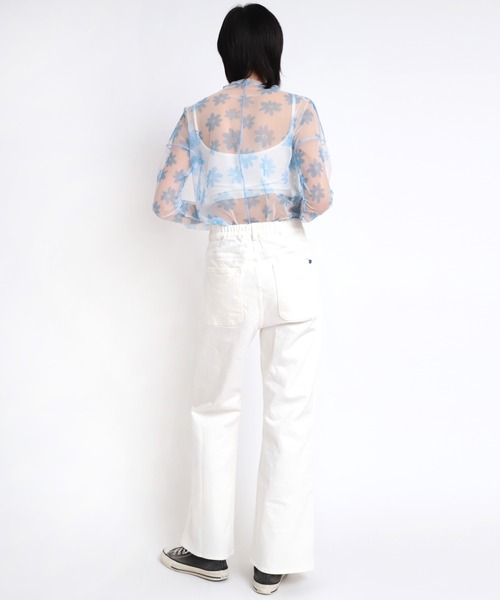 RNA（アールエヌエー）の「M1826 フラワー柄メッシュロングTシャツ（Tシャツ/カットソー・レディース・ライトグリーン/ホワイト×ブルー/ブラック×ホワイト・MEDIUM）」の5枚目の写真