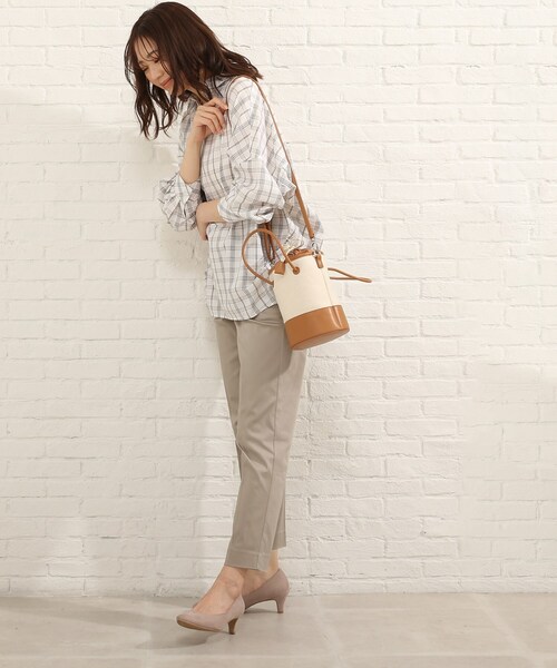 SHOO・LA・RUE(シューラルー)の「◆ドルマンスキッパーシャツ(シャツ/ブラウス・レディース・ブラック系2/ネイビー系2/ホワイト系その他2/イエロー系1/ベージュ系1/ダークグリーン系2・00)」の17枚目の写真