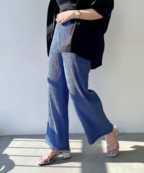 PAGEBOY(ページボーイ)の「シャーリングリラックスパンツ(その他パンツ・レディース・スカイブルー/ブラック/カーキ・FREE)」の3枚目の写真