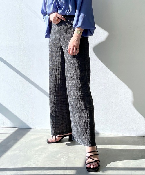 PAGEBOY(ページボーイ)の「シャーリングリラックスパンツ(その他パンツ・レディース・スカイブルー/ブラック/カーキ・FREE)」の1枚目の写真