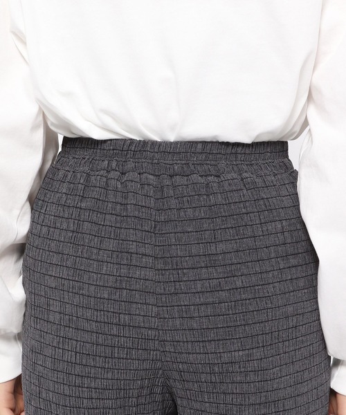 PAGEBOY(ページボーイ)の「シャーリングリラックスパンツ(その他パンツ・レディース・スカイブルー/ブラック/カーキ・FREE)」の17枚目の写真